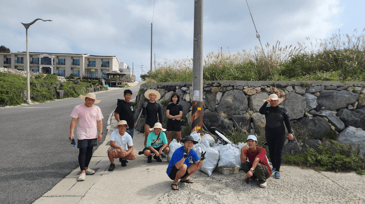 μ μ£Ό μΆμλμ μλ¦λ€μ΄ μλ°λ€, μ€κ΅μμ λ°λ €λλ νλΌμ€ν± μ°λ κΈ°λ‘ ν΄μμ΄ λλ½νμ§κ³ μμ΄μ 1